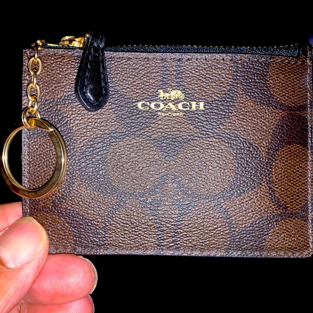 Woman’s Coach Wallet/Keychain